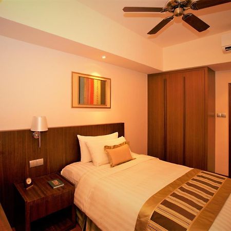 Shangri-La Serviced Apartments, Янгон Екстер'єр фото
